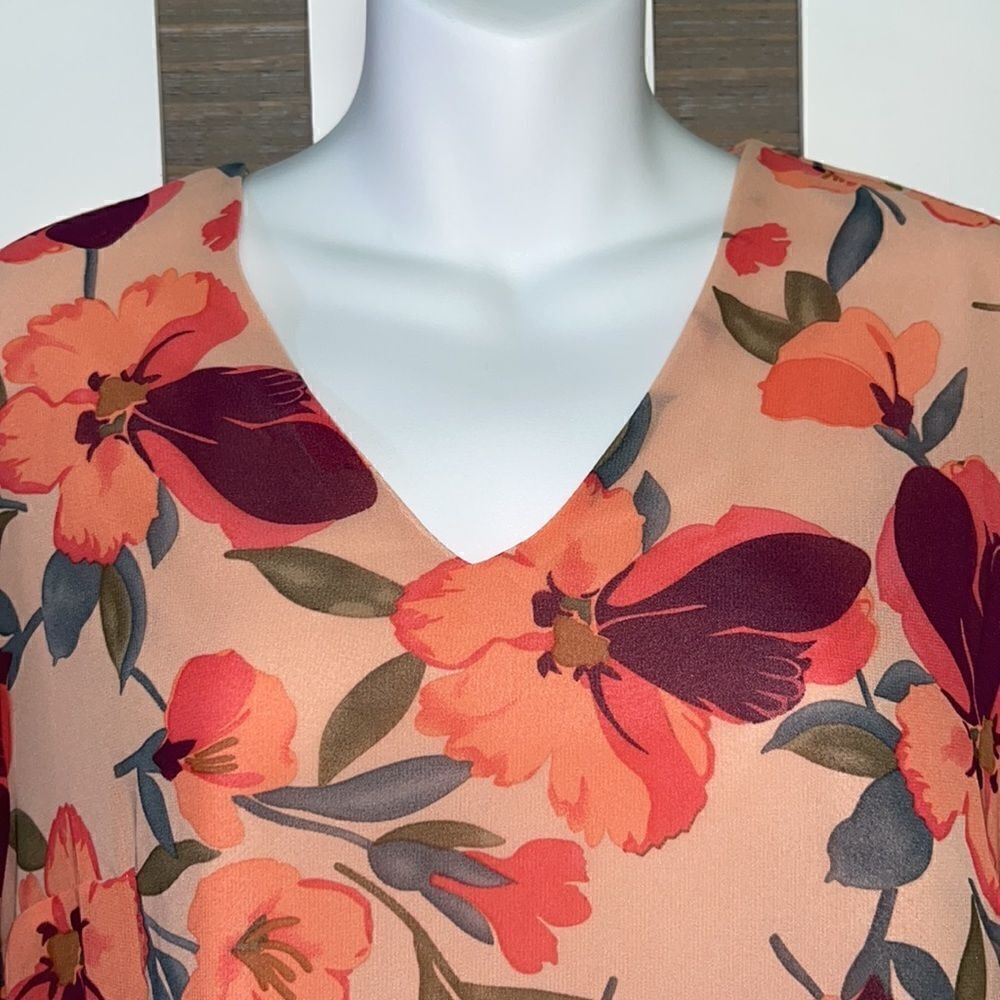 Ontwelfth Floral Blouse with Accordion Bubble Sleeves- Medium - Picture 2 of 8